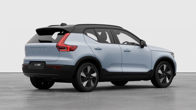 Volvo EX40 185kW Extended Range Plus 82kWh 5dr Auto Electric Estate - Image 3